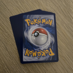 Lot de 50 cartes Pokémon dont 2 rares - Bloc Ecarlate et Violet